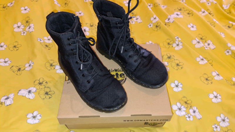 gumtree doc martens